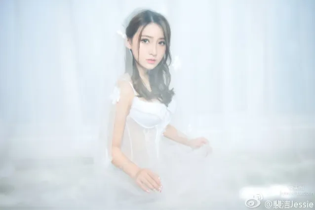 裴潔Jessie- 人氣SG養眼私房寫真