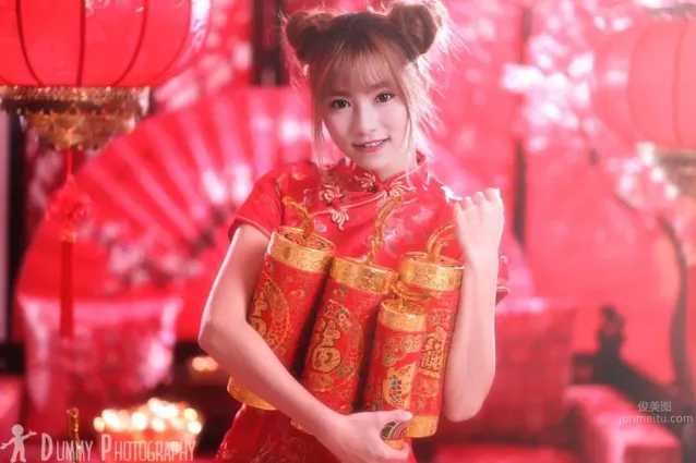 張小潔- 天才級正妹Showgirl神似妙麗