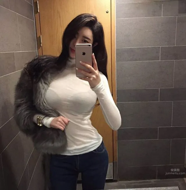 ih_dressroom- 韓國網紅比基尼秀完美比例身材 24