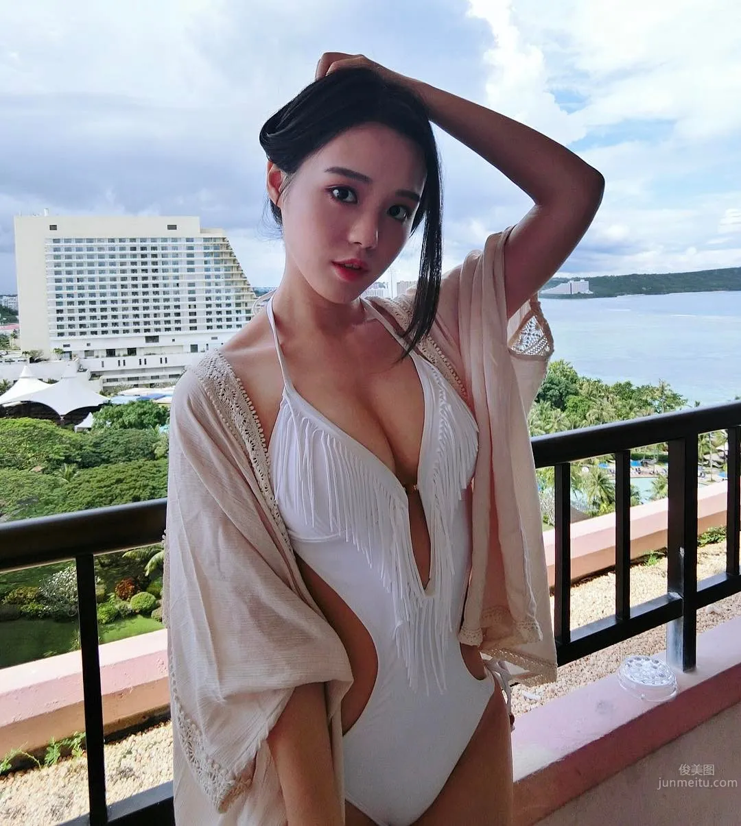 Debby Guanguan - A Good Figure Should Be Shown Off photo 7