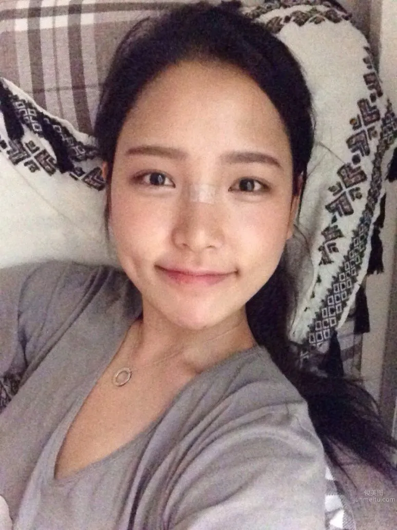 Betteralicee- 酒窩美女美妝私房照 48
