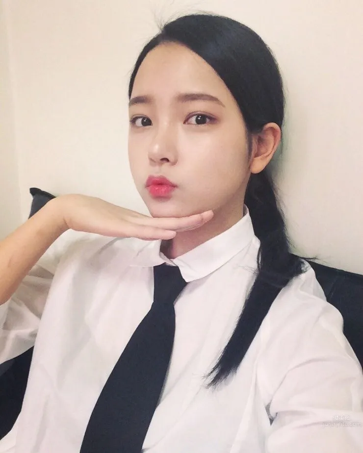 Betteralicee- 酒窩美女美妝私房照 42