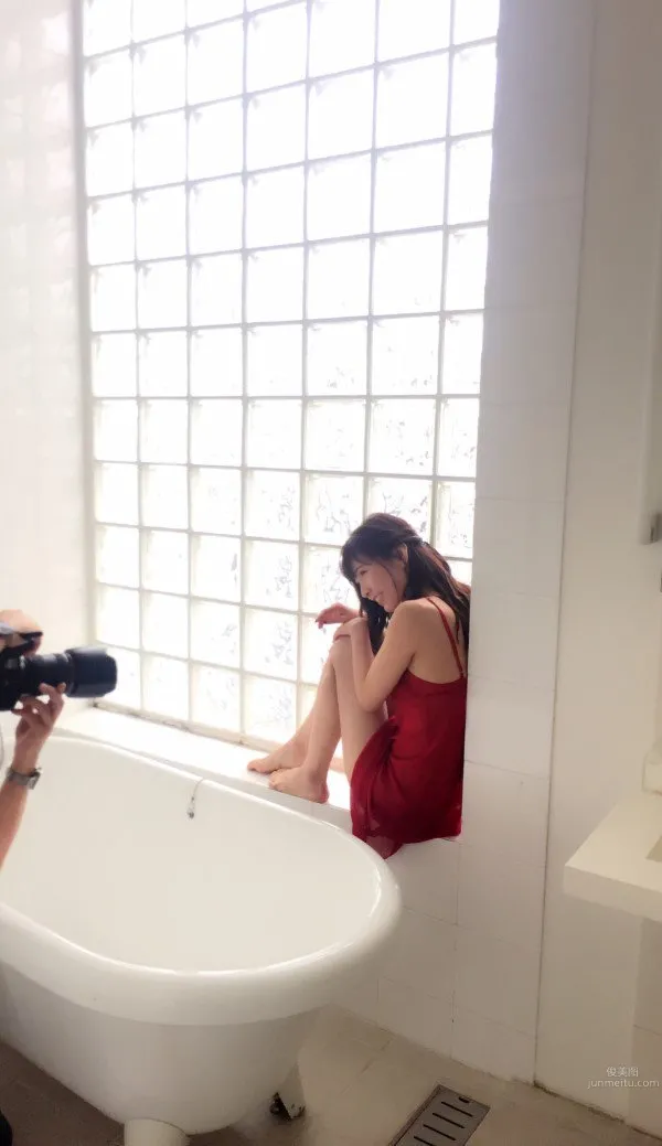 Honoka - Hottest Beer Girl Private Shoot photo 7