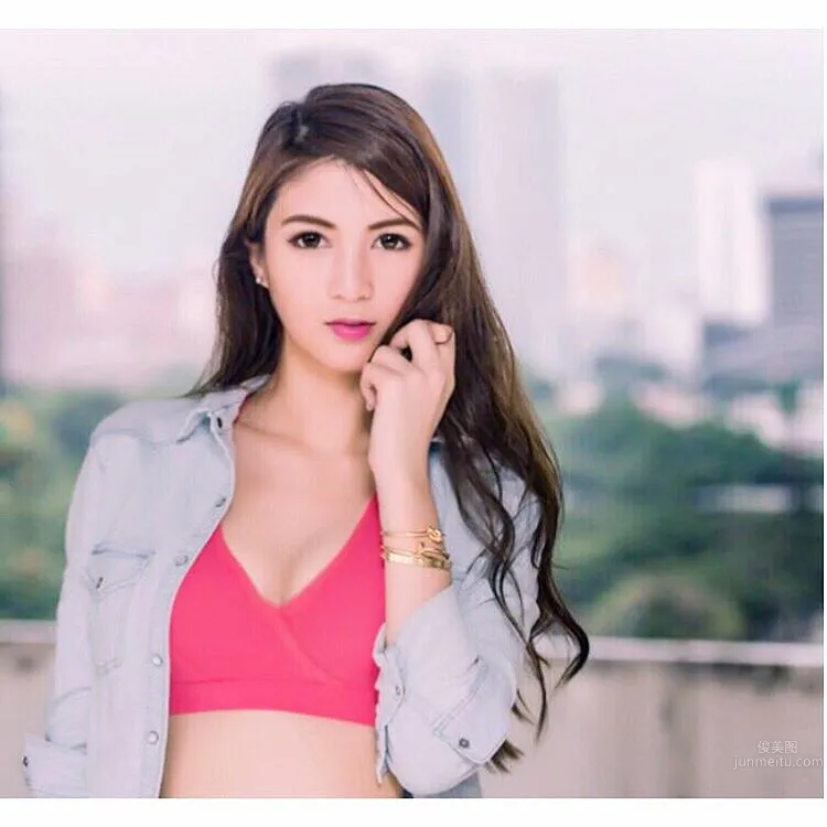 Priscilia Wong- 长蜜腿，水蛇腰，私房照_0