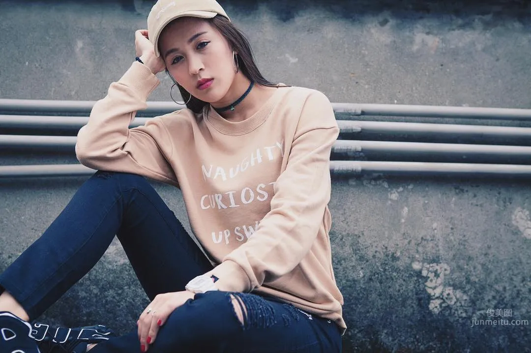 Julie Xinyi, Chinese-Thai Mixed-Race, A Super Hot Taiwan Beauty photo 24