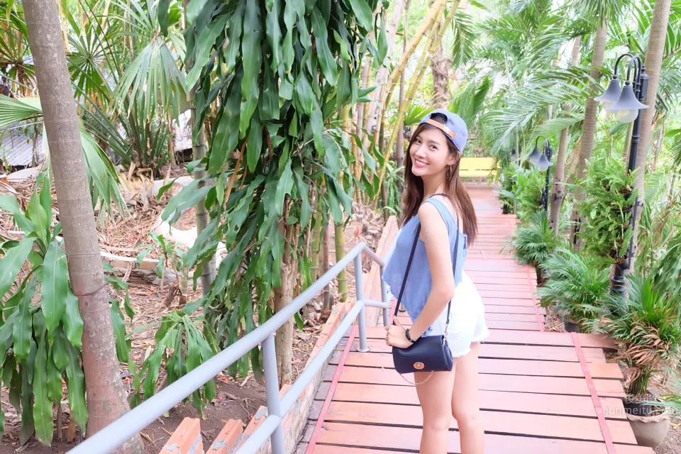 Oravee Luangvibbonporn, Thai Beauty Singer Whose Smile Drives Fans Crazy photo 7