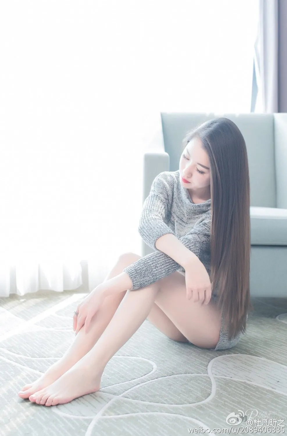 Dufan Xinzhi - Beautiful Campus Belle Outdoor Shoot Cold and Elegant Photos photo 5