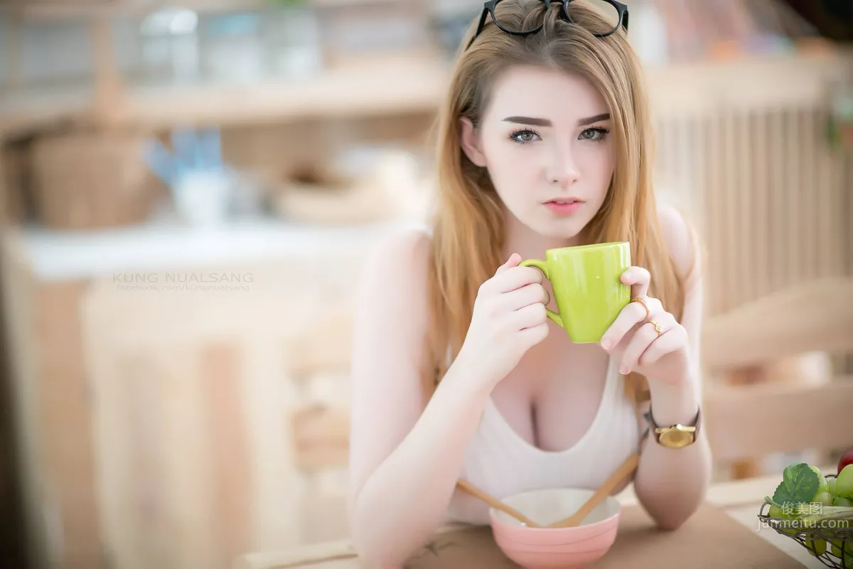 Jessie Vard, Thai Mixed-Race Model Selling Herself to Support Her Family photo 22