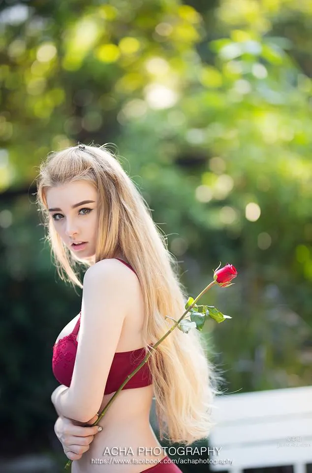 Jessie Vard - Super Sexy Outdoor Photo Set photo 28