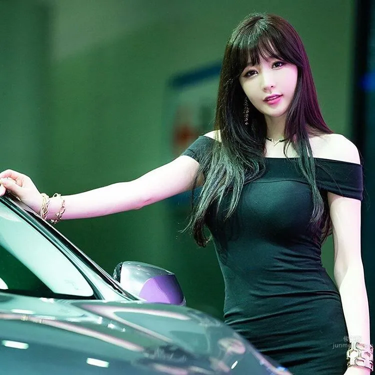 Hong Ji Yeon - Korean Beauty Car Model Selected Beautiful Photos photo 17