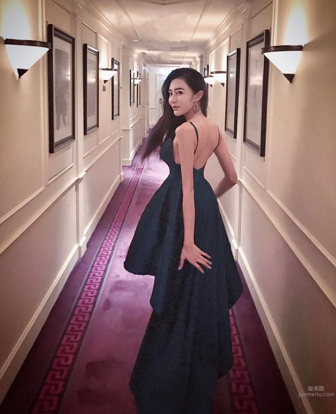 Jessica Hkusau, Elegant Legs Goddess with a Great Figure photo 20