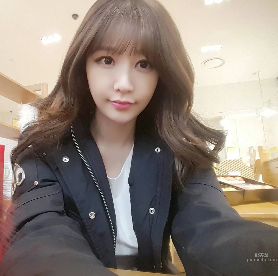 Hong Ji Yeon - Korean Beauty Car Model Selected Beautiful Photos photo 35