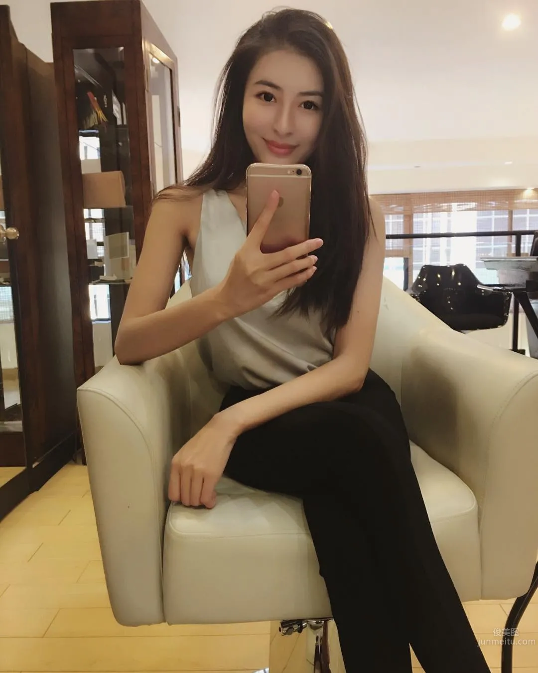 Jessica Hkusau, Elegant Legs Goddess with a Great Figure photo 8
