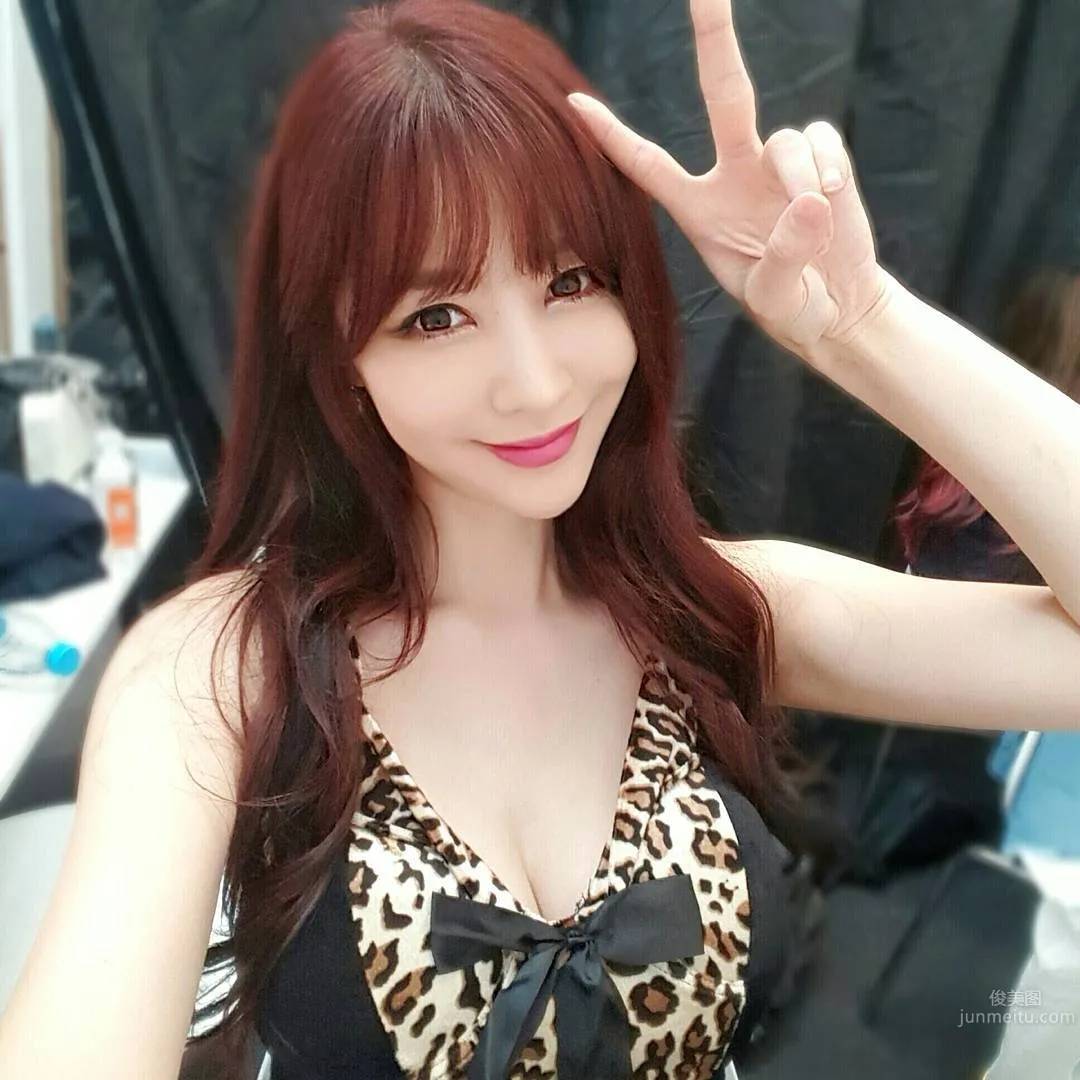 Hong Ji Yeon - Korean Beauty Car Model Selected Beautiful Photos photo 25