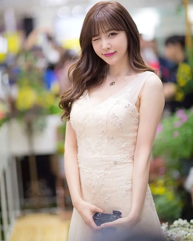 Hong Ji Yeon - Korean Beauty Car Model Selected Beautiful Photos photo 14