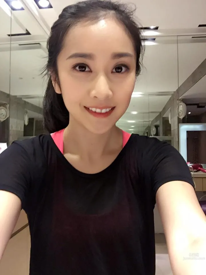 Eva Lee: No. 1 photo 9