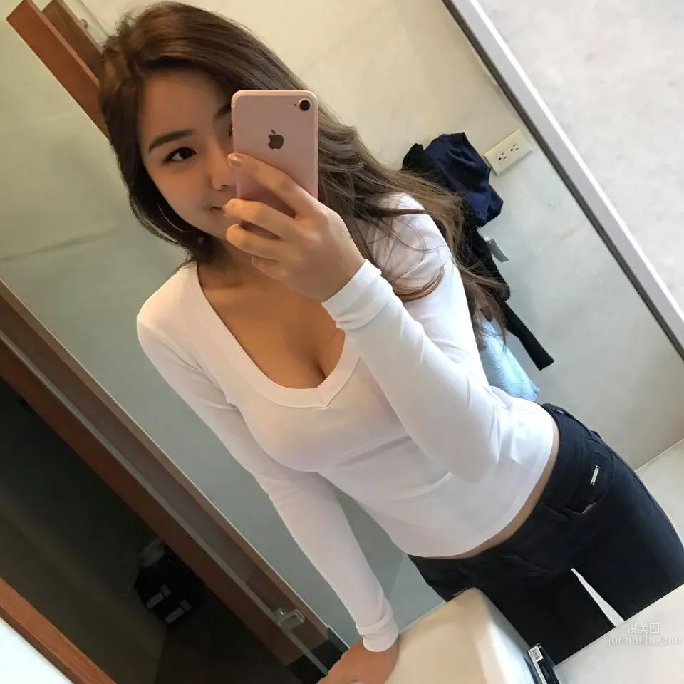 Stephanie Teh - PTT Beauty Board Exploded with High-Face-Value Boss Lady photo 30