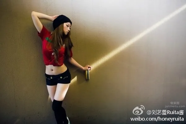 Liu Yilei Ruita, Weibo Private Shoot Beautiful Photos photo 5