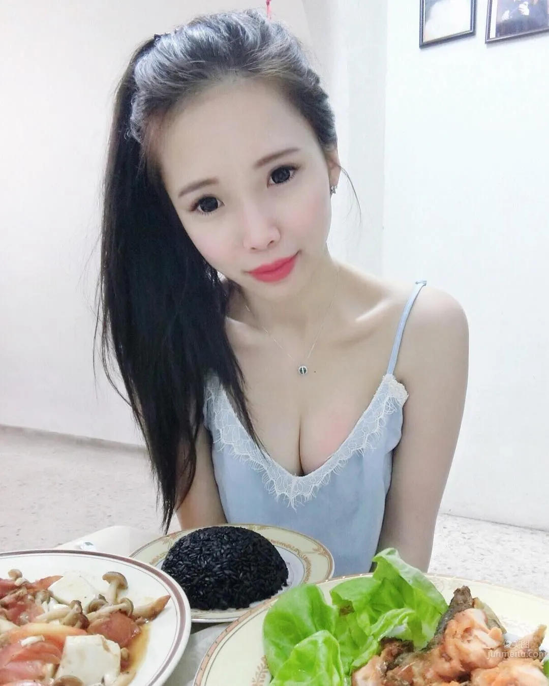 Amber Na - Petite but Full Figured Singapore Girl photo 15