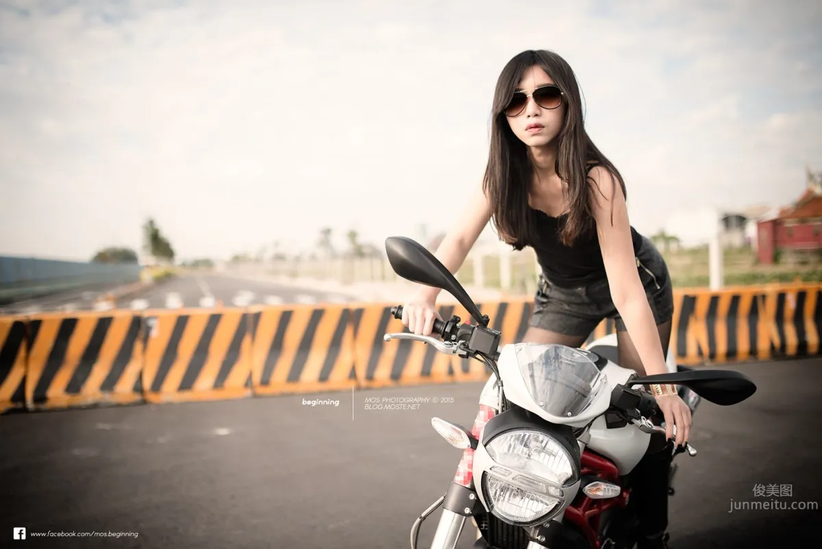 Ti Ti Yang, Heavy Motorcycle and Beauty Photo Collection photo 9
