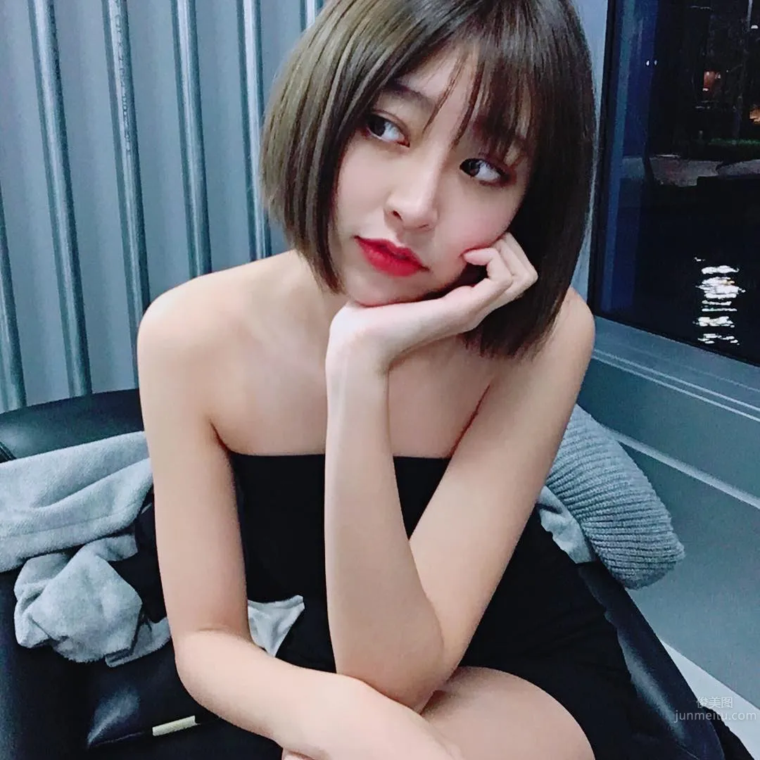 Ikea Tsai - Private Photos of the Female Lead in the Savvy Underwear Commercial photo 13