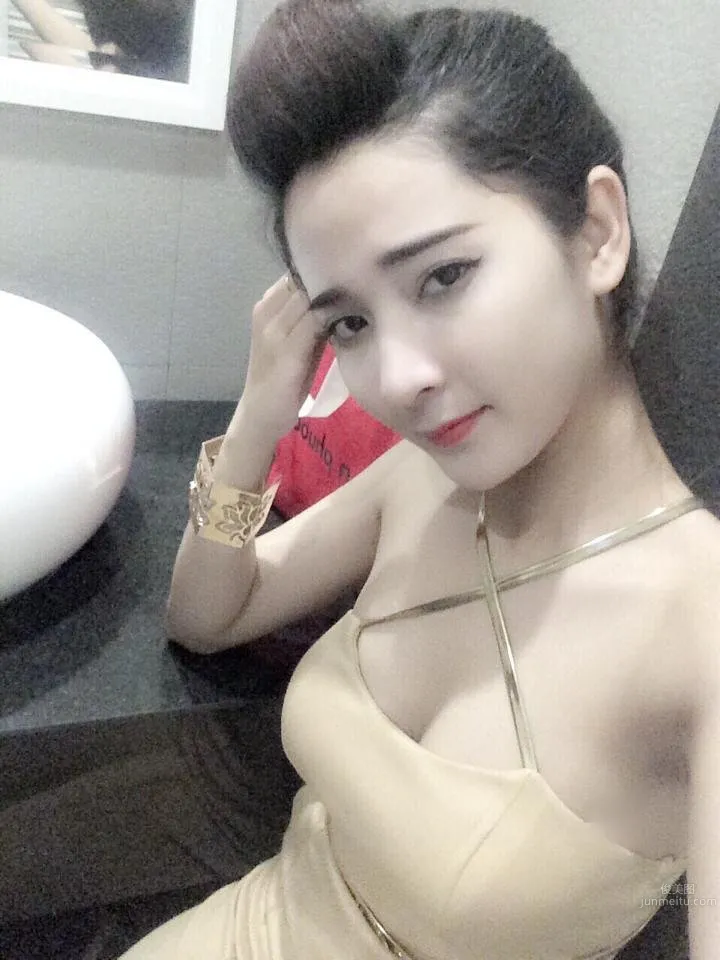 Melly Do，越南美女DJ私房美圖 20