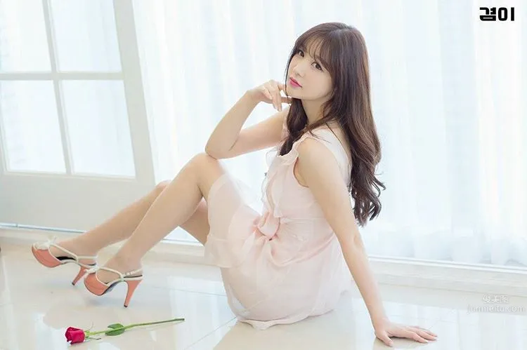 Hong Ji Yeon - Korean Beauty Car Model Selected Beautiful Photos photo 5