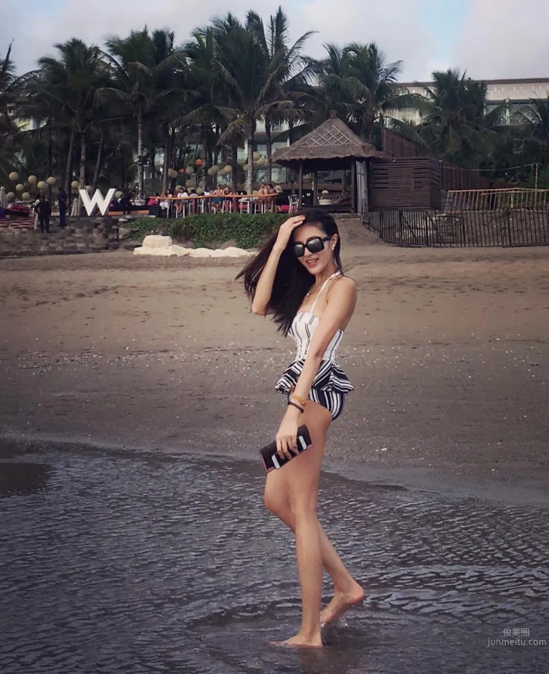 Jessica Hkusau, Elegant Legs Goddess with a Great Figure photo 7
