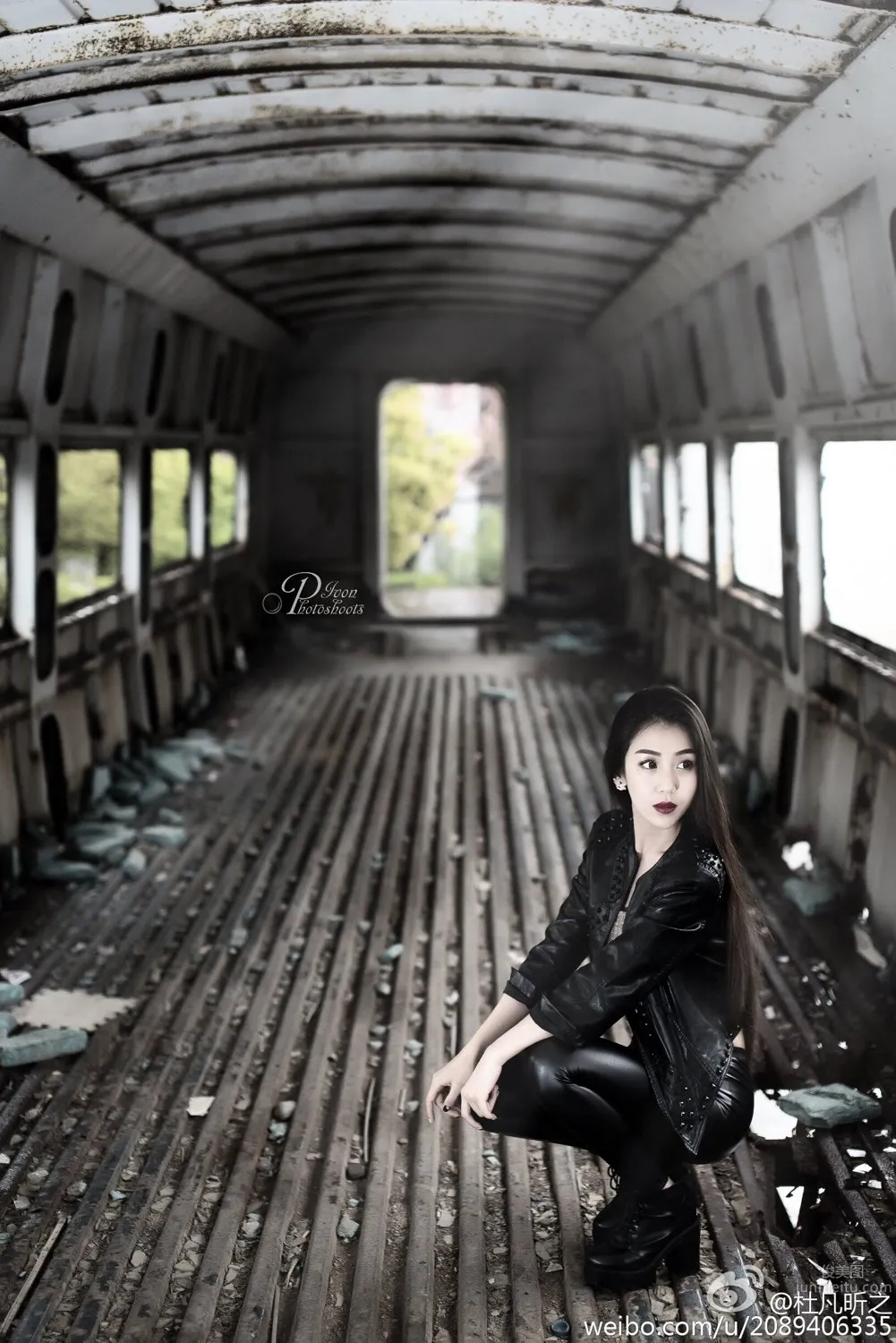 Dufan Xinzhi - Beautiful Campus Belle Outdoor Shoot Cold and Elegant Photos photo 3