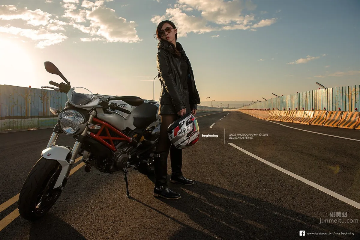 Ti Ti Yang, Heavy Motorcycle and Beauty Photo Collection photo 13