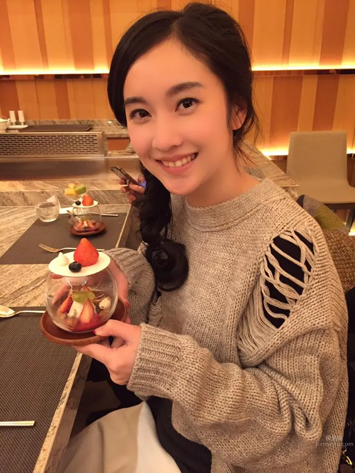 Eva Lee: No. 1 photo 16
