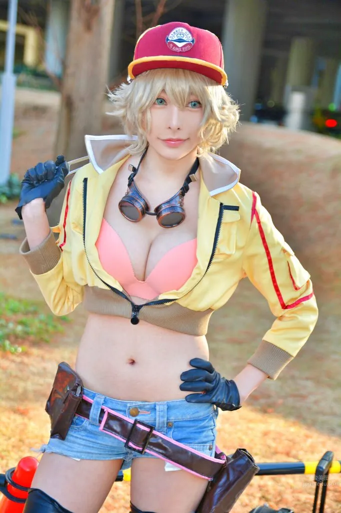 Reona Izumi - Crossdressing Mature Woman Sexy Coser Photo Set photo 20