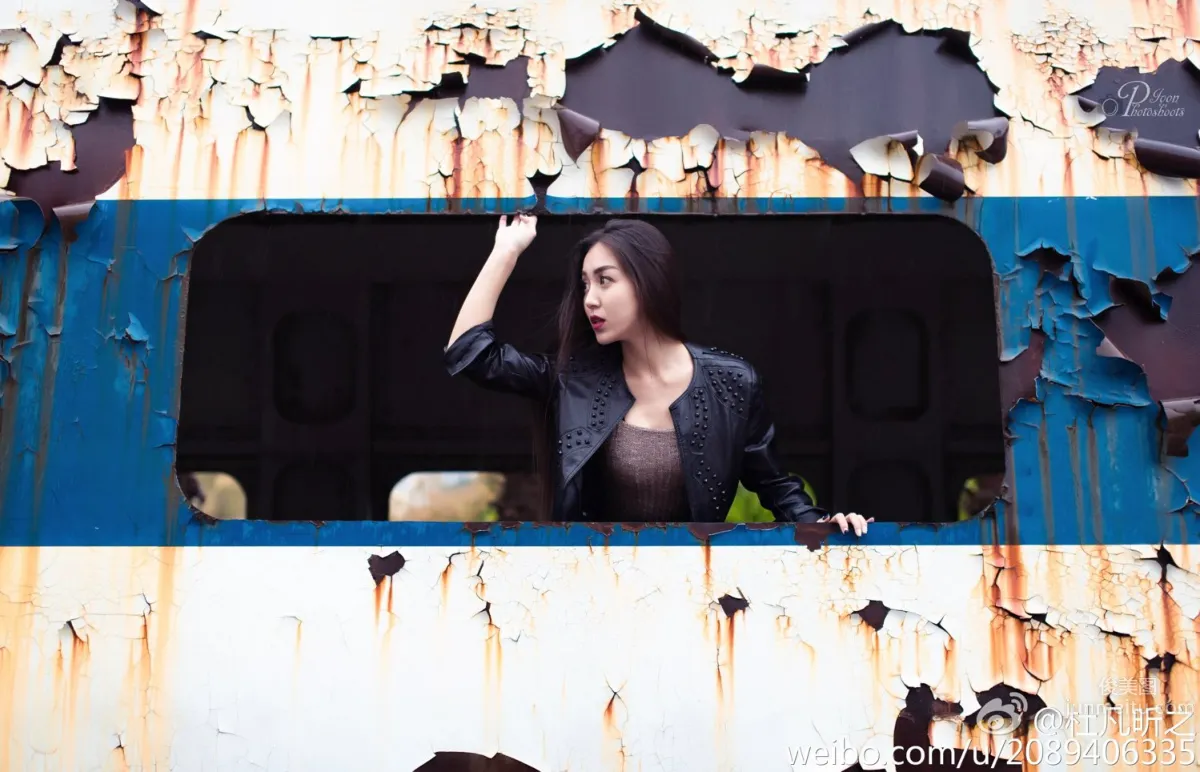 Dufan Xinzhi - Beautiful Campus Belle Outdoor Shoot Cold and Elegant Photos photo 1