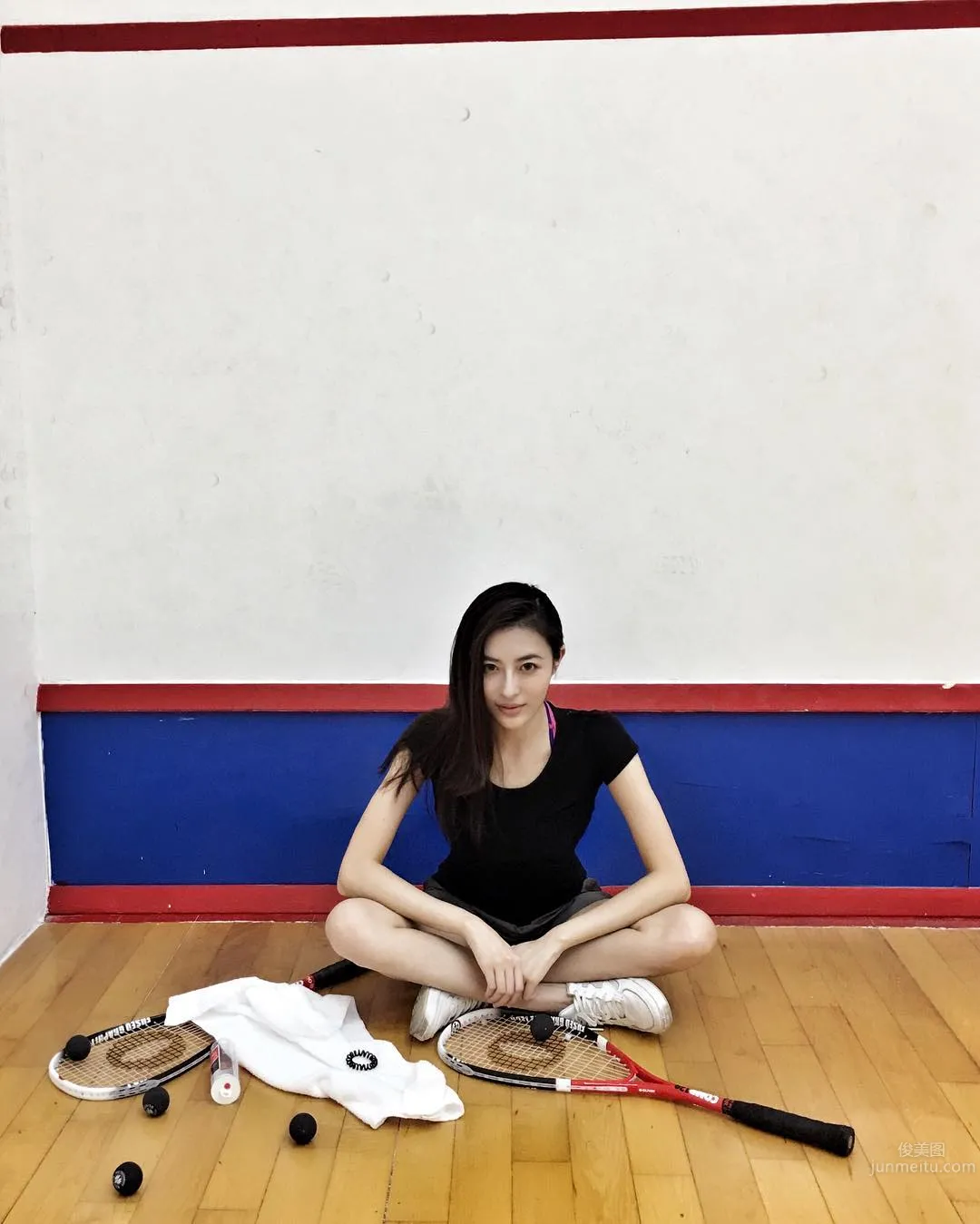 Jessica Hkusau, Elegant Legs Goddess with a Great Figure photo 5