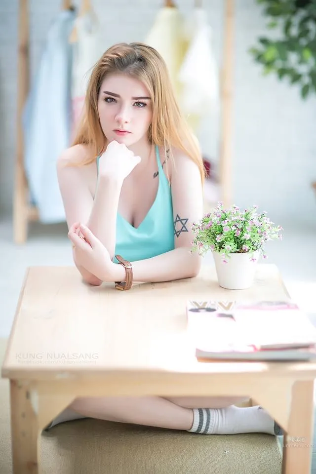 Jessie Vard, Thai Mixed-Race Model Selling Herself to Support Her Family photo 20