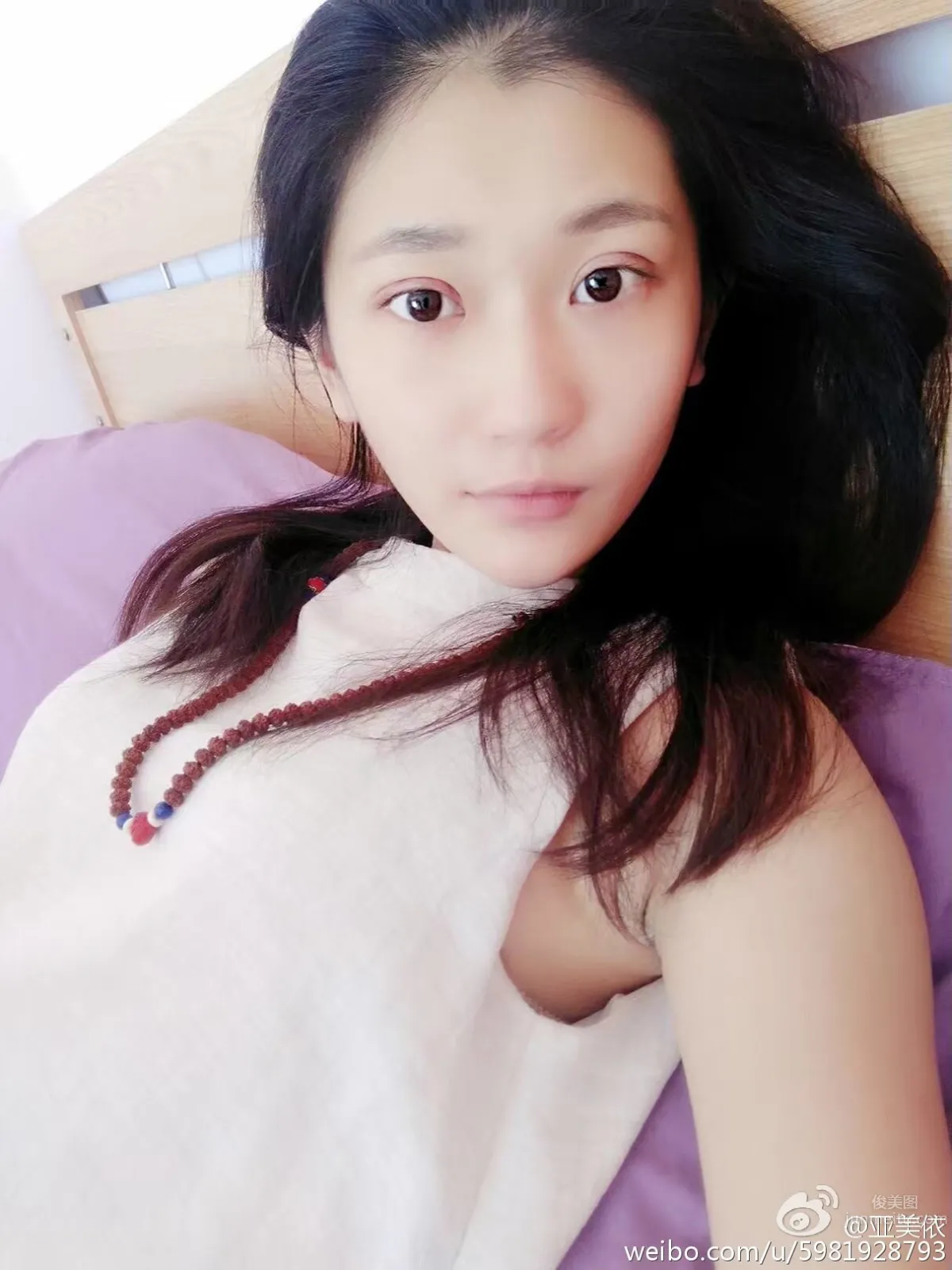 亚美依- 美腿宝贝俏皮生活照_6