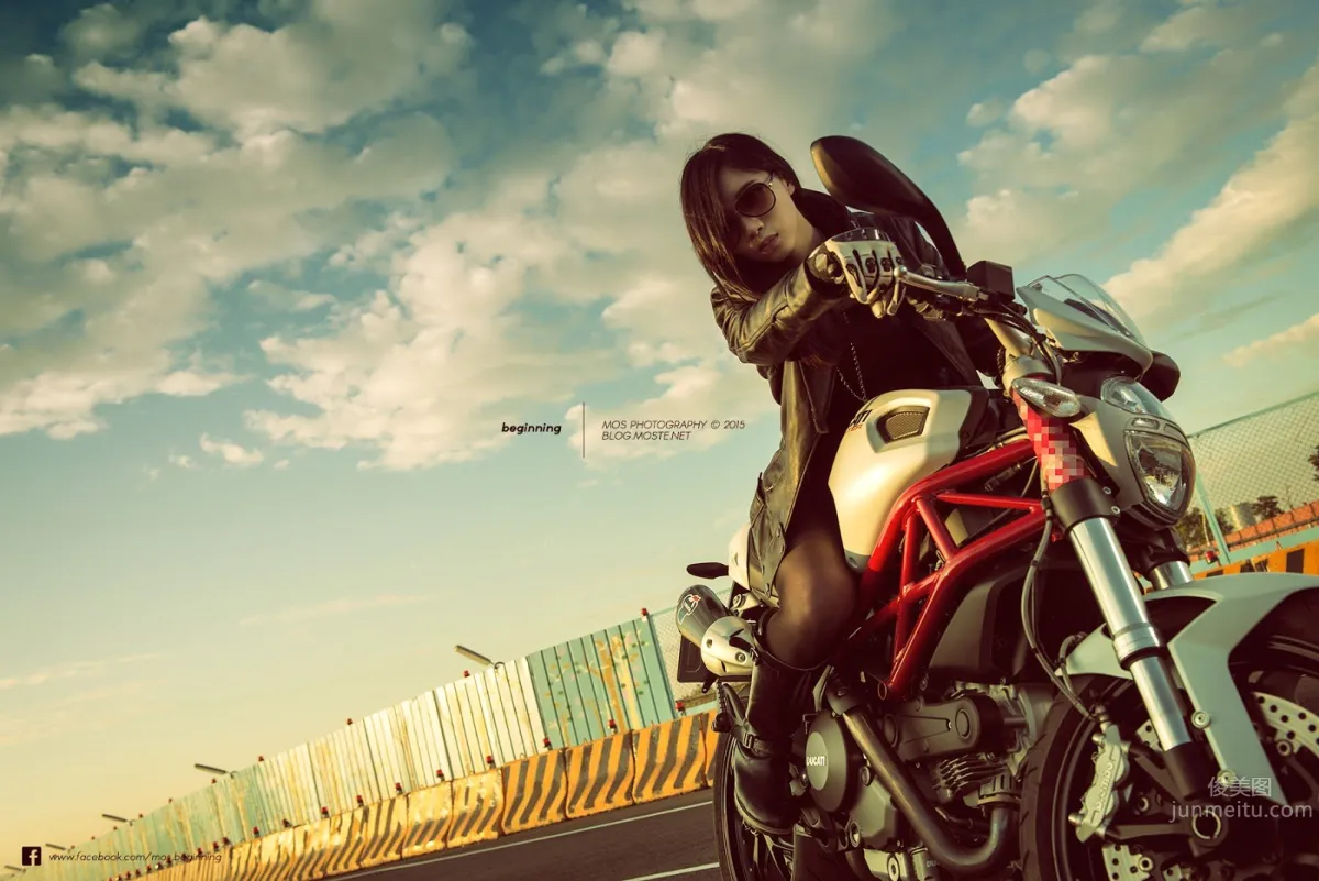 Ti Ti Yang, Heavy Motorcycle and Beauty Photo Collection photo 17