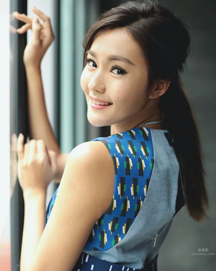 羅彩萌Annie Law- 樣貌甜美好身段 9