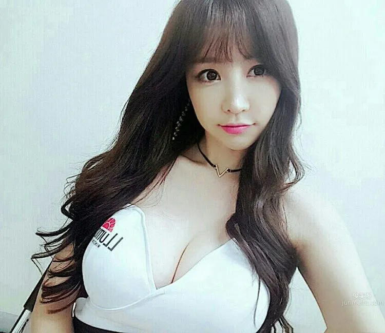 Hong Ji Yeon - Korean Beauty Car Model Selected Beautiful Photos photo 21