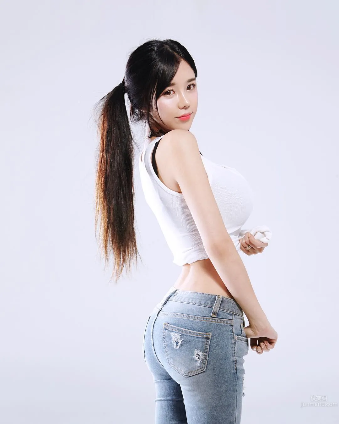 Dream Goddess Lee Soo Bin, IG Explodes Again with Unscientific Private Shoot photo 34