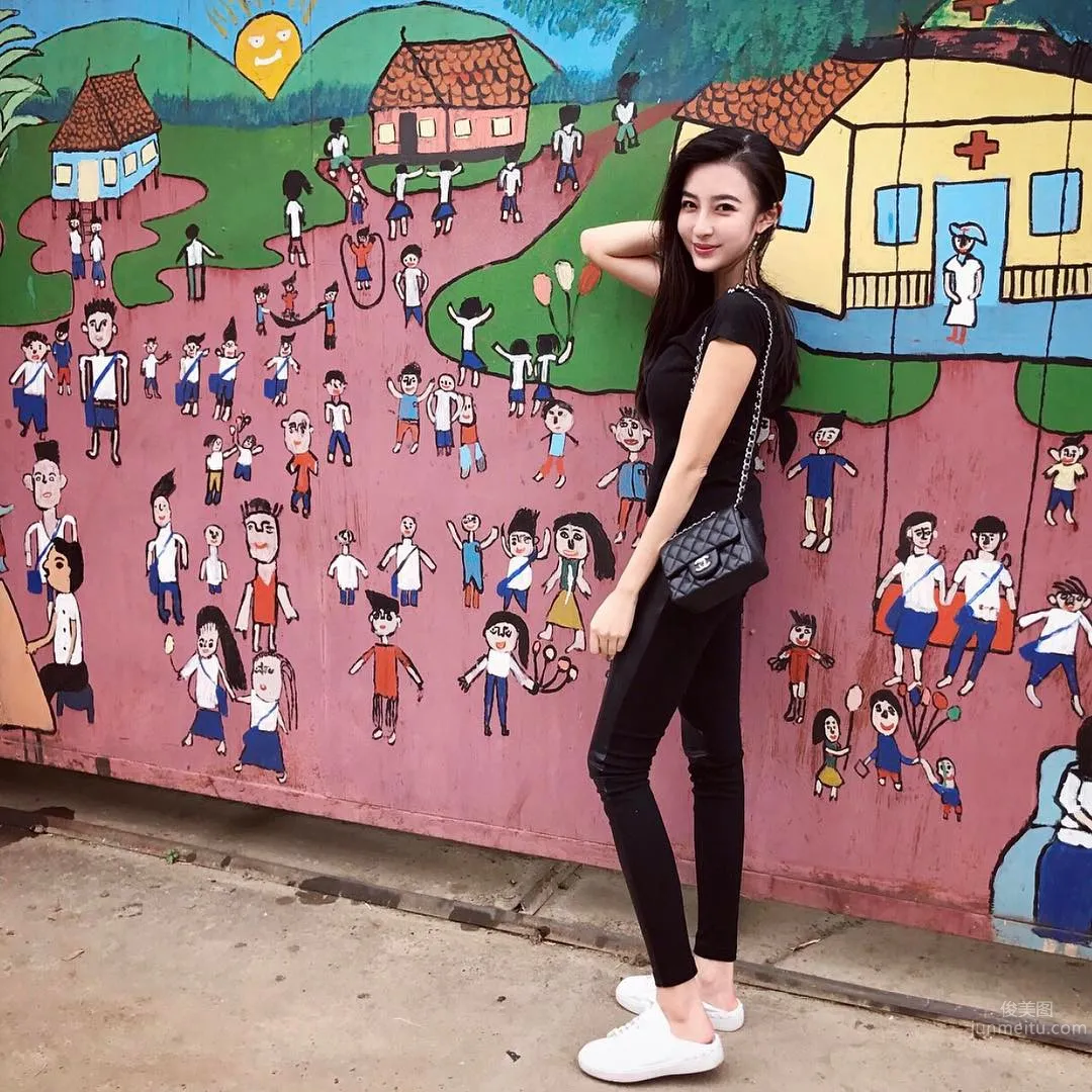 Jessica Hkusau, Elegant Legs Goddess with a Great Figure photo 13