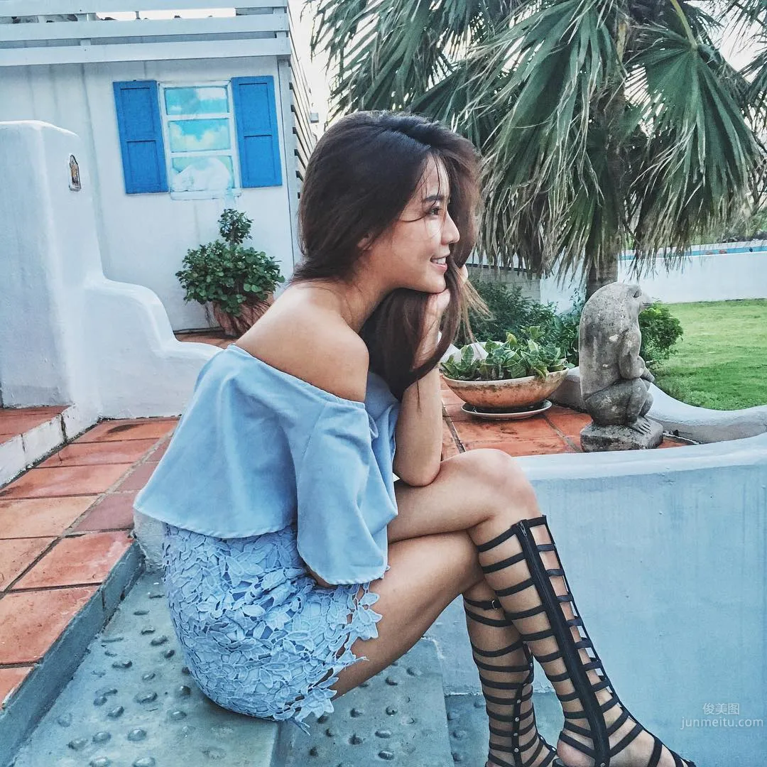 Stephanie Teh - PTT Beauty Board Exploded with High-Face-Value Boss Lady photo 9