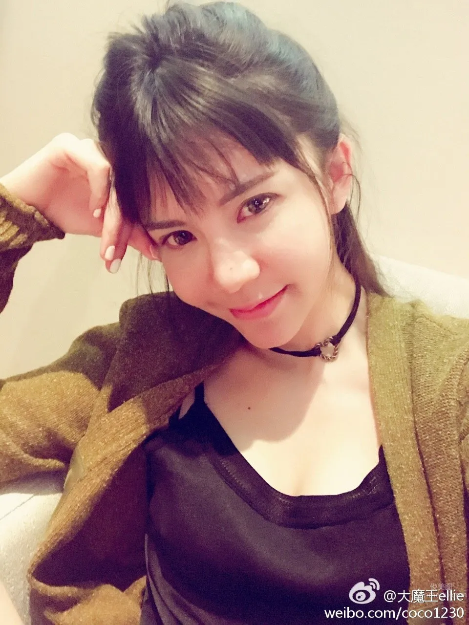 大魔王ellie- 文藝女主播養眼私房照 10