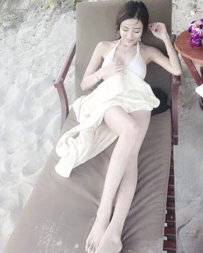 Jessica Hkusau, Elegant Legs Goddess with a Great Figure photo 11