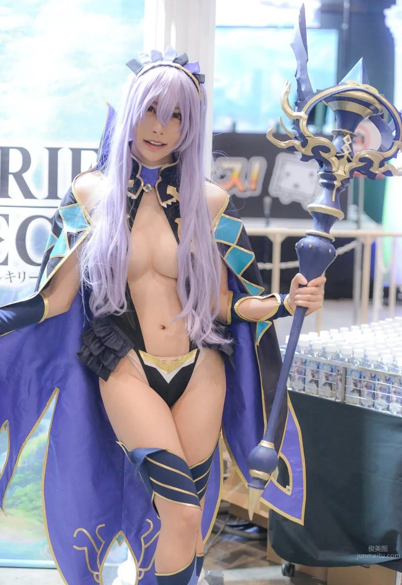 Reona Izumi - Crossdressing Mature Woman Sexy Coser Photo Set photo 4