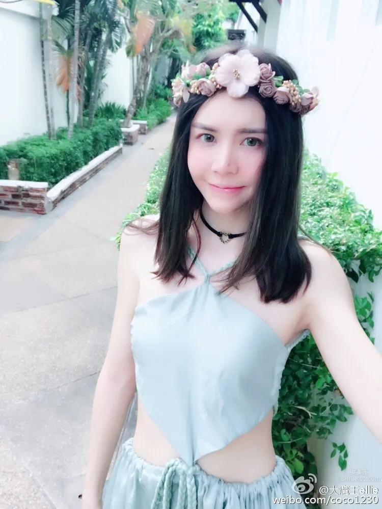 大魔王ellie- 文藝女主播養眼私房照 9