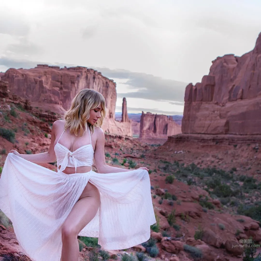 Sara Jean Underwood, Outdoor Mountain Semi-Nude Sexy Photos photo 44