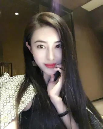 Jessica Hkusau- 氣質美腿女神超正身材