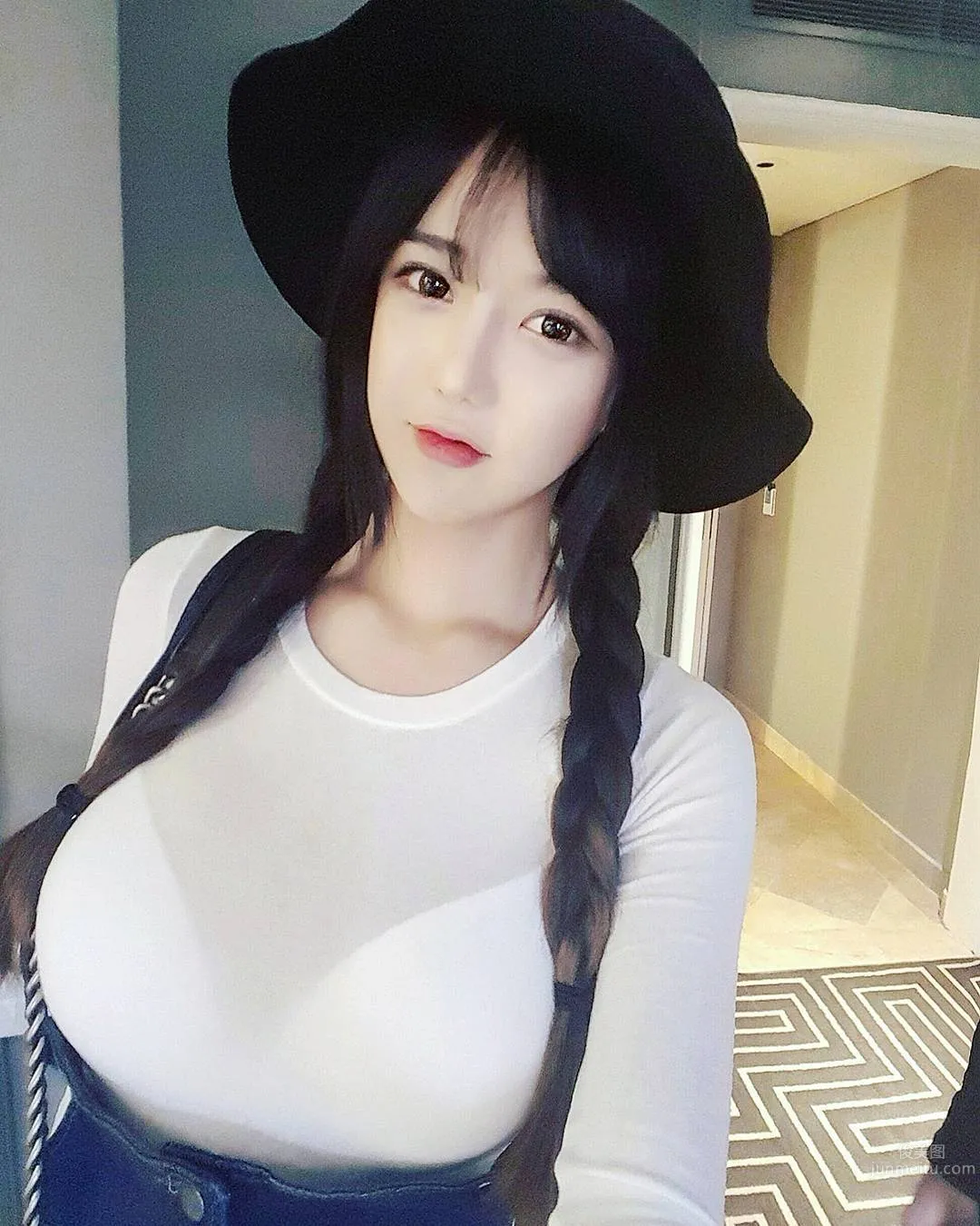 Dream Goddess Lee Soo Bin, IG Explodes Again with Unscientific Private Shoot photo 29