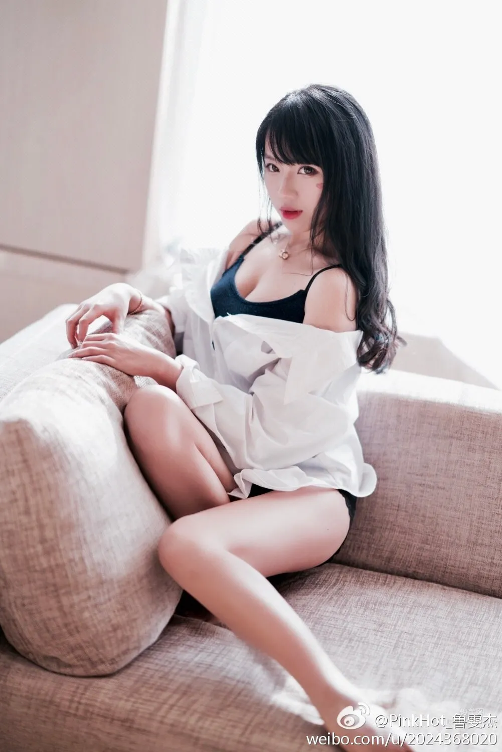 Lu Wenjie - 2015 Shanghai Auto Show Mitsubishi Chief Model photo 2